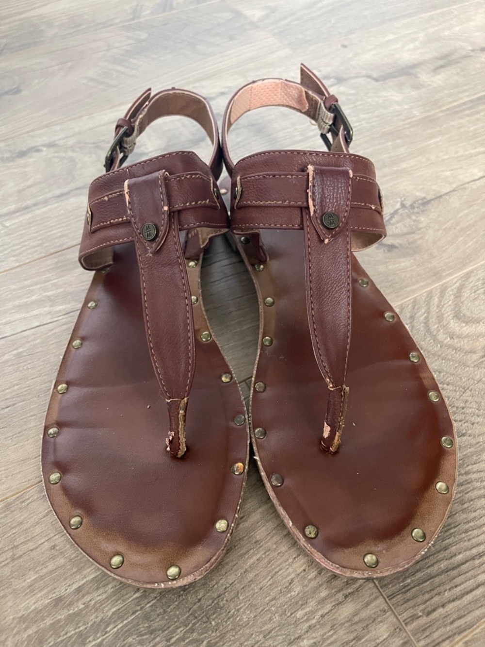 Melrose Market Brown Leather Studded T-Strap Thong Sandals - size 7